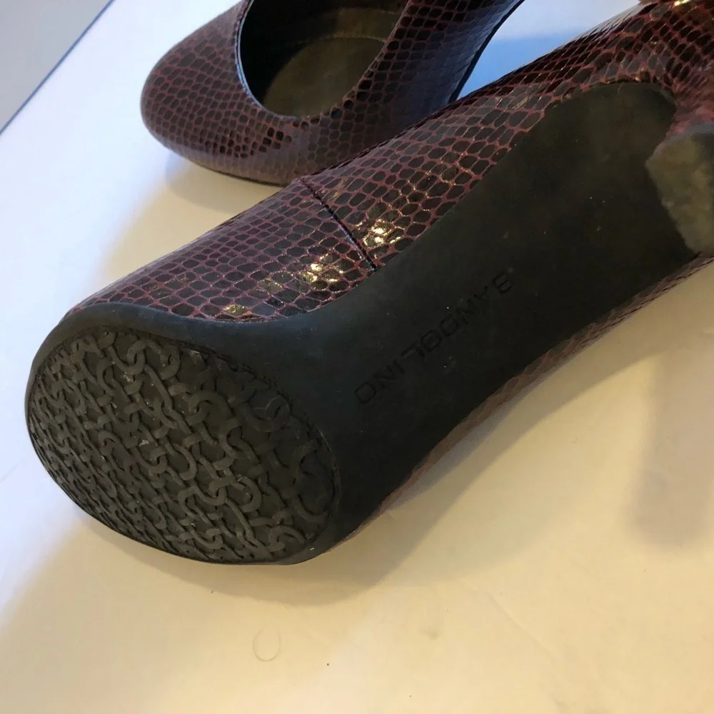 Bandolino Flexible Faux Snake Skin purple heels Size 6